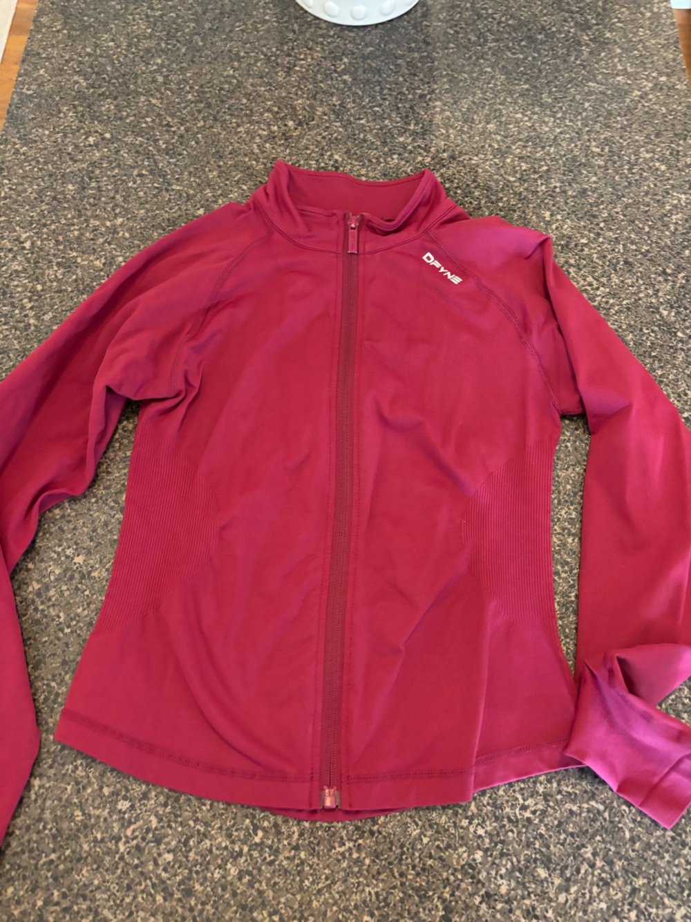 Dfyne Berry Zippy jacket